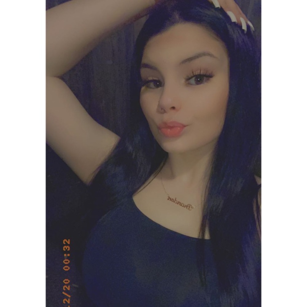 Meet your Posher, Alexis